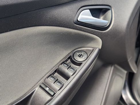 Used 2013 Ford Focus SE FWD image 21
