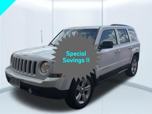 Used 2016 Jeep Patriot Latitude FWD image 1