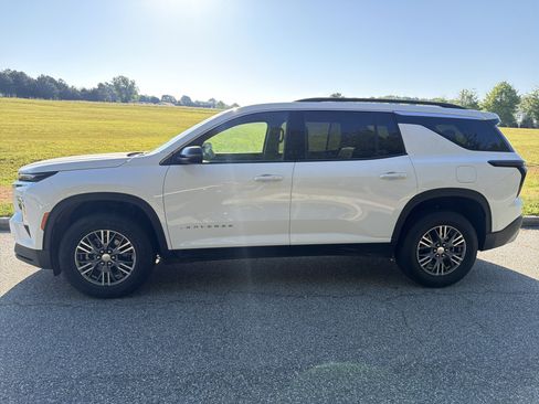 Certified 2026 Chevrolet Traverse LT AWD/4WD image 7