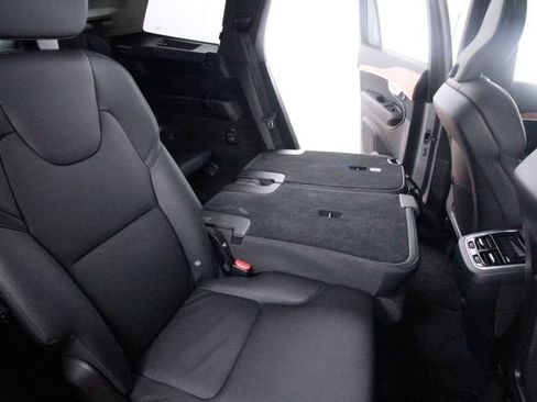 Certified 2025 Volvo XC90 B5 Plus w/ Protection Package Premier AWD/4WD image 41