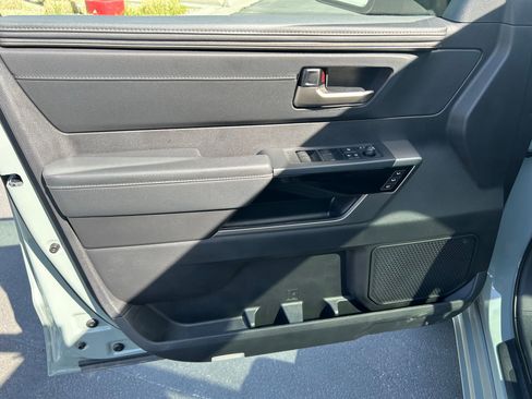 Used 2025 Toyota Tundra Limited image 10