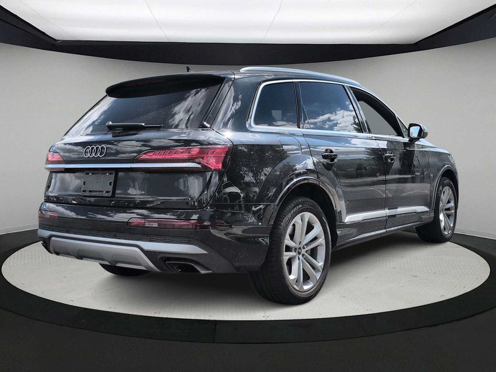 Used 2025 Audi Q7 3.0T Premium Plus AWD/4WD image 8