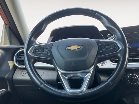 Used 2024 Chevrolet Trax LT w/ Driver Confidence Package FWD image 12
