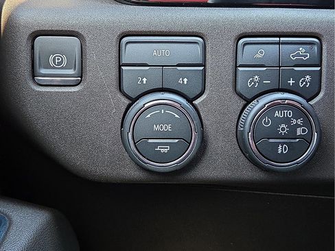 Used 2023 Chevrolet Silverado 1500 LTZ w/ LTZ Convenience Package II image 21