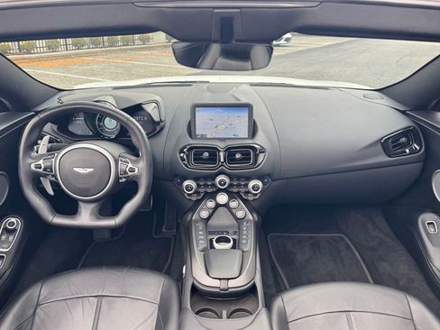 Used 2023 Aston Martin V8 Vantage Roadster image 47