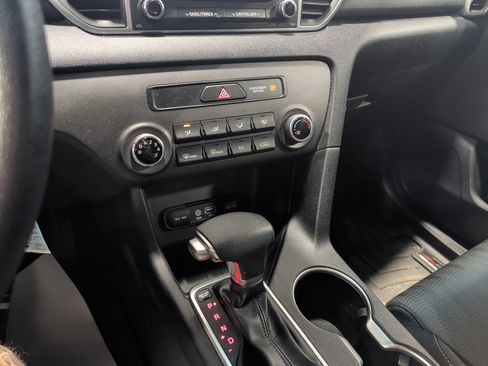 Used 2019 Kia Sportage LX AWD/4WD image 11