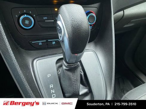 Used 2019 Ford Transit Connect XLT image 17