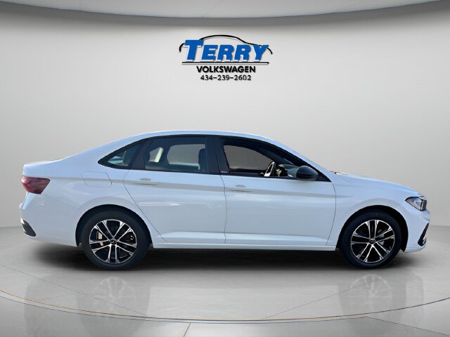 Used 2025 Volkswagen Jetta Sport FWD image 1