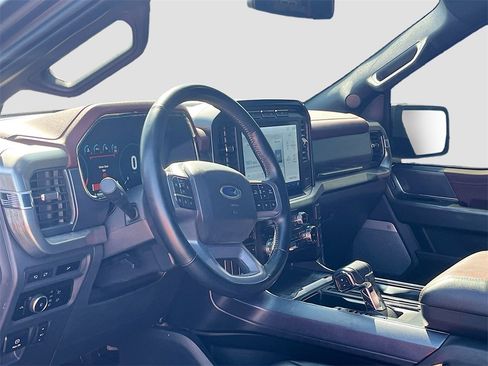 Used 2023 Ford F150 Lariat image 9