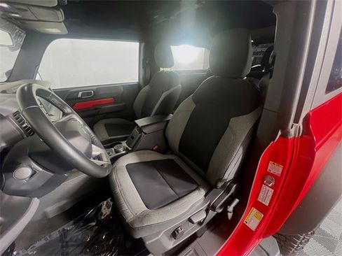 Used 2023 Ford Bronco Big Bend w/ Sasquatch Package image 9