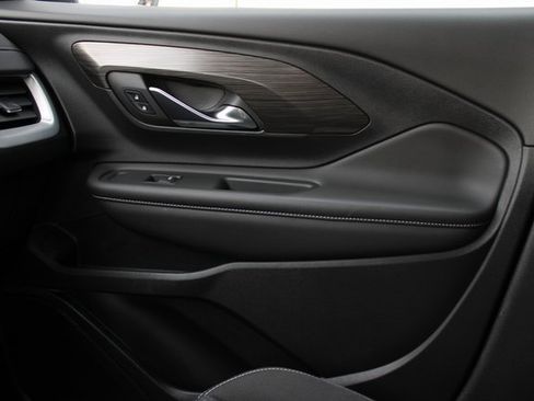 Used 2023 GMC Terrain SLE image 27