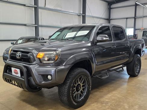 Used 2012 Toyota Tacoma 4x4 Double Cab w/ TRD Sport Pkg image 1