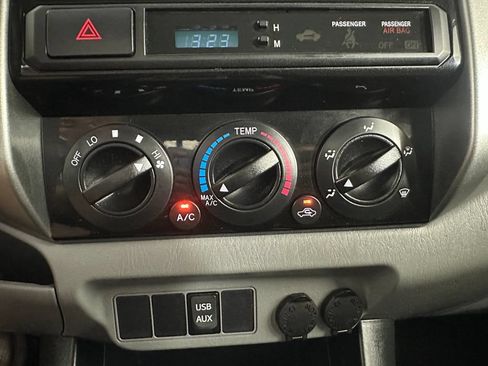Used 2012 Toyota Tacoma 4x4 Access Cab V6 w/ SR5 Pkg image 16