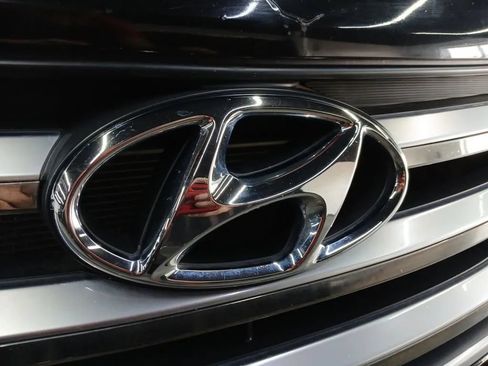 Used 2015 Hyundai Santa Fe Sport AWD/4WD image 49