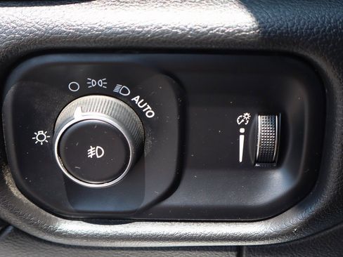 Used 2022 RAM 3500 Tradesman w/ Chrome Appearance Group image 22