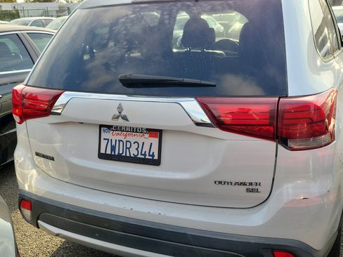Used 2016 Mitsubishi Outlander SE AWD/4WD image 5