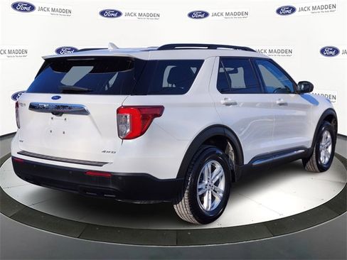 Certified 2022 Ford Explorer XLT image 5