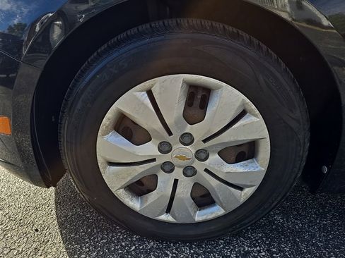 Used 2012 Chevrolet Cruze LS image 25