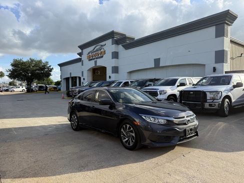 Used 2018 Honda Civic EX image 39