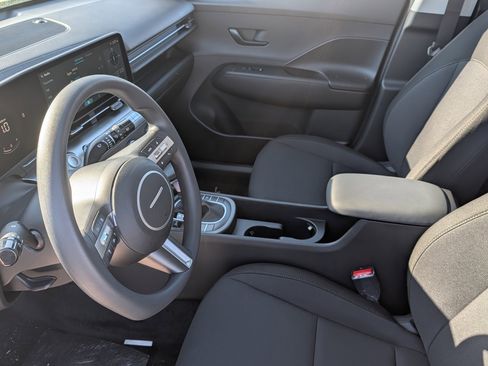 New 2026 Hyundai Kona SE image 6