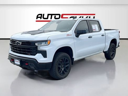 Used 2025 Chevrolet Silverado 1500 LT Trail Boss w/ Protection Package AWD/4WD image 3