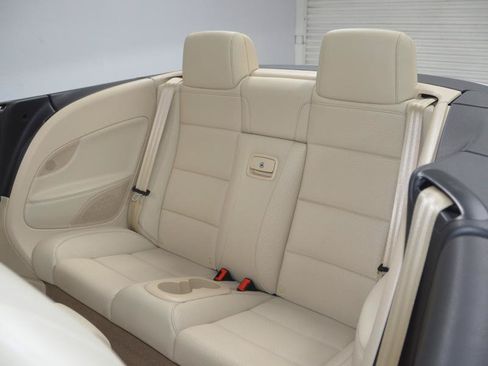 Used 2015 Volkswagen Eos Komfort FWD image 25