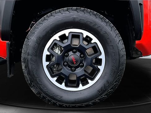 Used 2024 Toyota Tacoma TRD Off-Road w/ TRD Off Road Upgrade Package AWD/4WD image 34