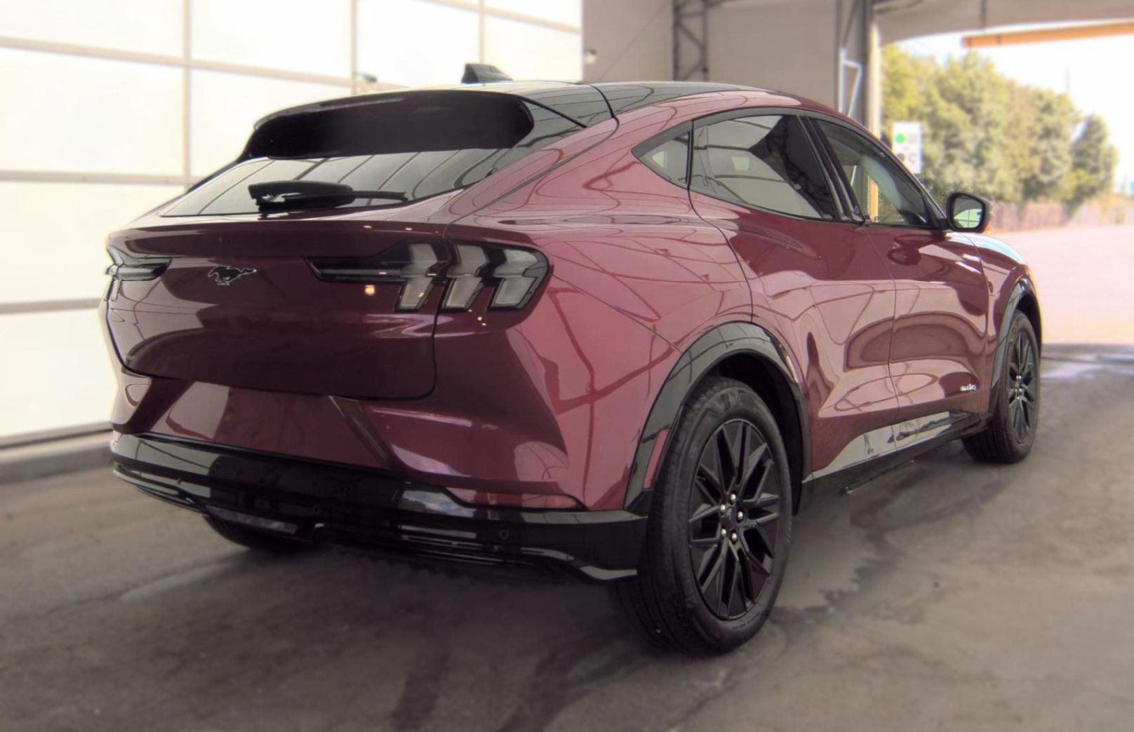 Used 2025 Ford Mustang Mach-E Premium w/ Sport Appearance Package AWD/4WD image 4