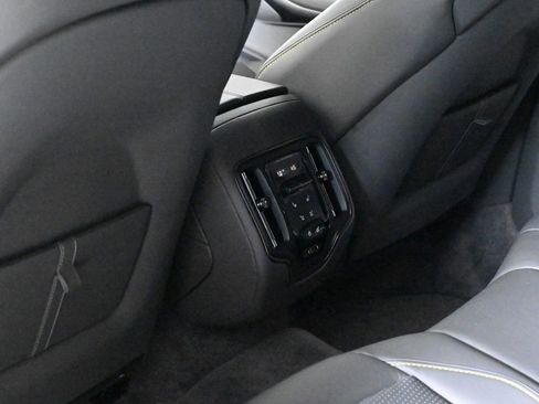 Used 2025 Aston Martin DBX 707 image 18