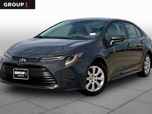 Used 2026 Toyota Corolla LE image 1