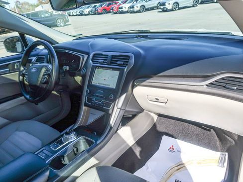 Used 2019 Ford Fusion SE image 20