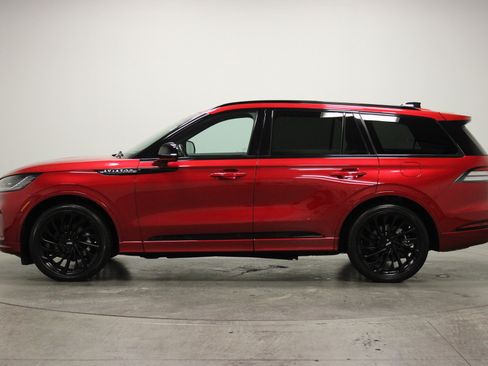 Used 2025 Lincoln Aviator Reserve w/ Luxury Package image 5