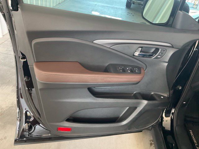 Certified 2025 Honda Ridgeline RTL image 5