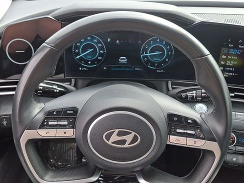 Used 2024 Hyundai Elantra Limited FWD image 20