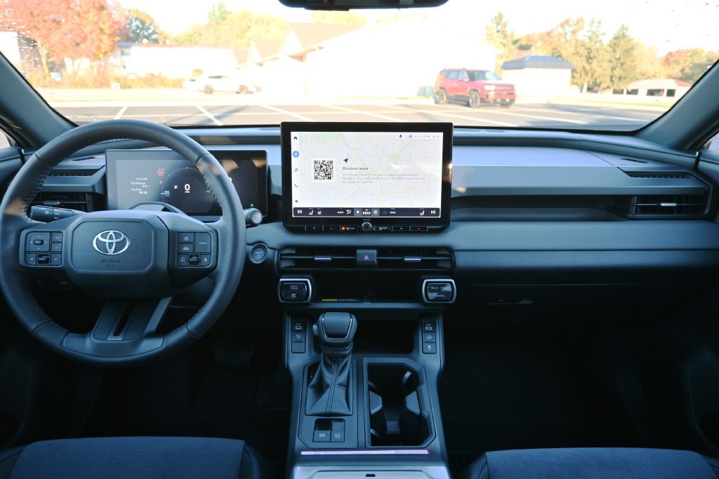 New 2026 Toyota RAV4 XSE AWD/4WD image 19