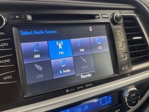 Used 2017 Toyota Highlander XLE FWD image 13