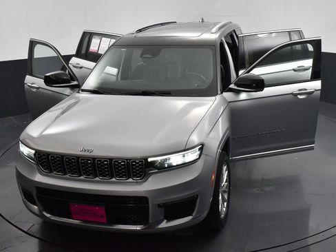 Used 2021 Jeep Grand Cherokee L Summit w/ Luxury Tech Group V image 24