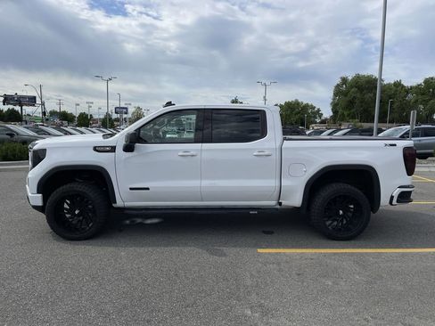 Used 2023 GMC Sierra 1500 Elevation w/ X31 Off-Road Package AWD/4WD image 4