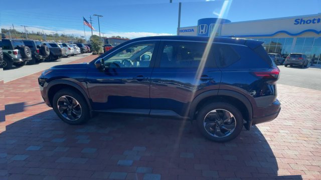 Used 2026 Nissan Rogue SV FWD image 7