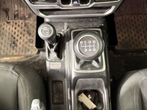 Used 2018 Jeep Wrangler Unlimited Sport S AWD/4WD image 23