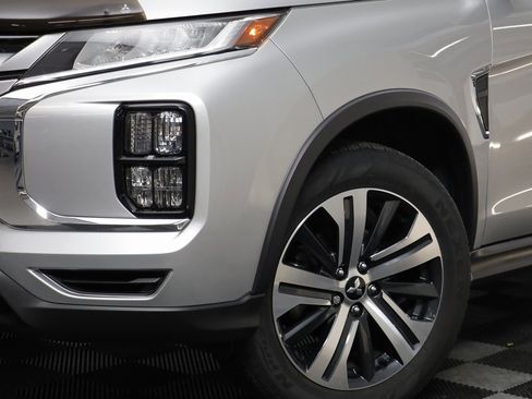 Used 2020 Mitsubishi Outlander Sport SE image 3