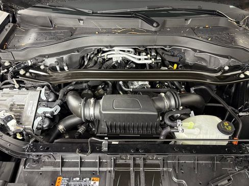 Certified 2025 Ford Explorer ST image 9