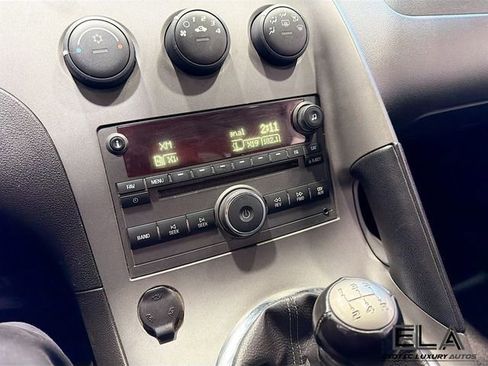 Used 2006 Pontiac Solstice Convertible w/ Premium Package image 13