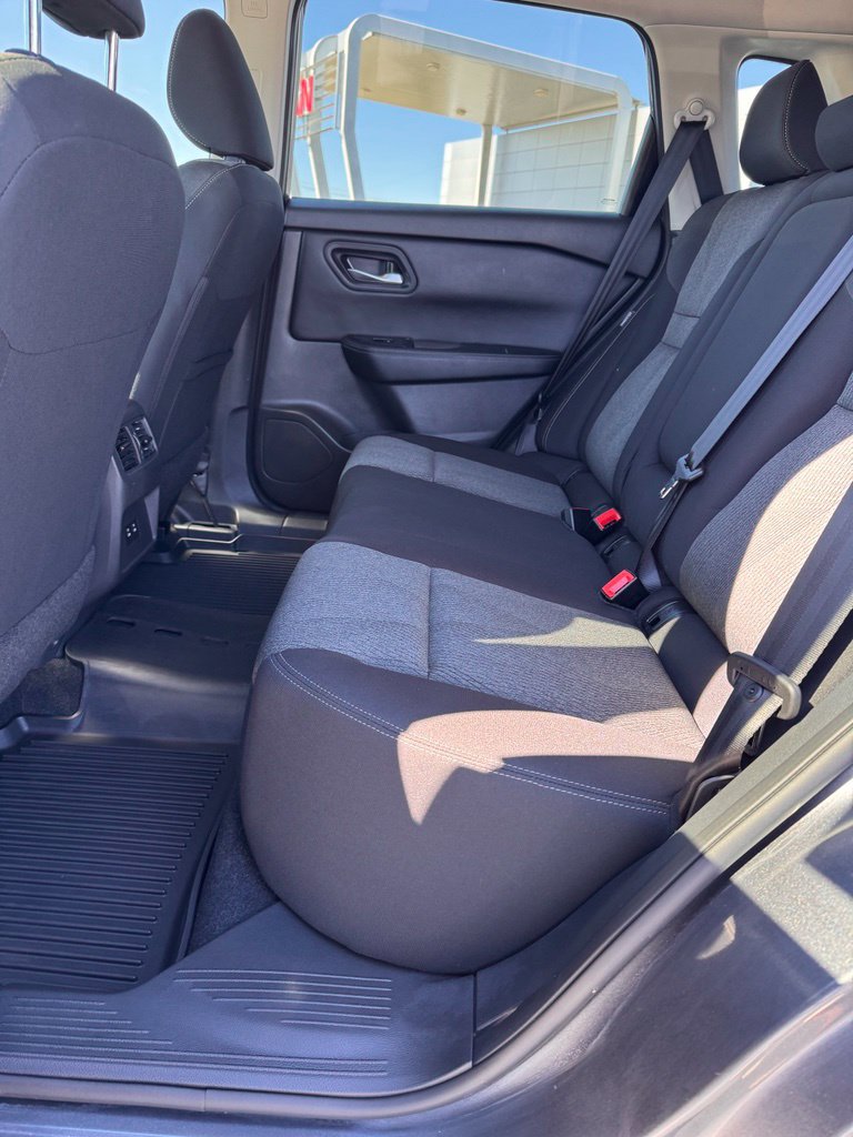 Used 2024 Nissan Rogue SV AWD/4WD image 11