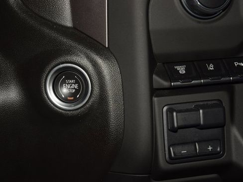 Used 2024 Chevrolet Silverado 2500 Custom w/ Custom Value Package image 36