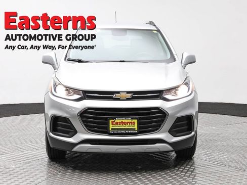Used 2018 Chevrolet Trax LT w/ LT Convenience Package AWD/4WD image 2