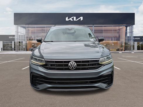 Used 2022 Volkswagen Tiguan SE R-Line FWD image 7