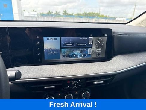 Used 2025 Nissan Kicks SV FWD image 7