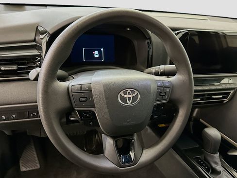 Used 2025 Toyota Camry LE image 18