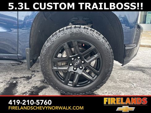 Used 2021 Chevrolet Silverado 1500 Custom Trail Boss w/ LPO, Dark Essentials Package image 11